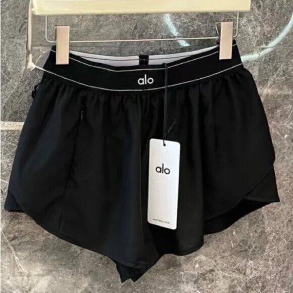 ALO Yoga Pants - Alo Yoga Match Point Short – Black – Size S